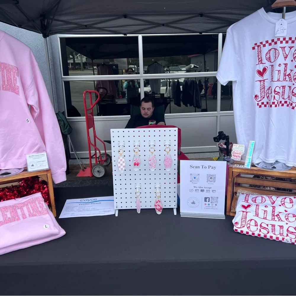 Love Like Jesus Graphic Tee - Picture 2 of 3